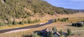 Gallatin Riverhouse Getaway