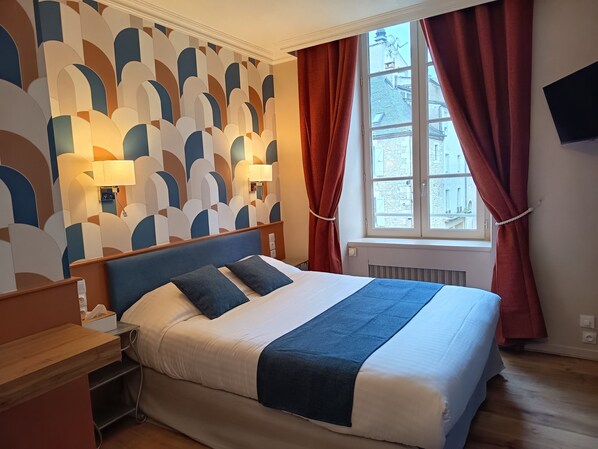 Classic Double Room | Desk, blackout drapes, soundproofing, iron/ironing board - Le Pavillon Saint Martin (Souillac)