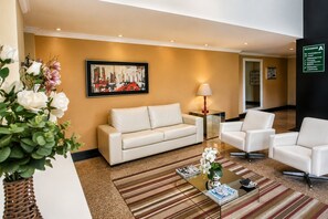 Apartamento Deluxe, 3 habitaciones, Aire acondicionado | Vestíbulo