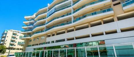 Deluxe Apartment, 3 Bedrooms, Air conditioning | Exterior