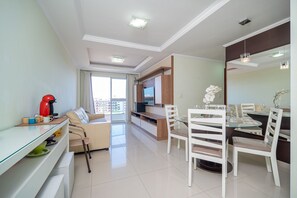 Deluxe Apartment, 3 Bedrooms, Penyaman udara | Bahagian dalam