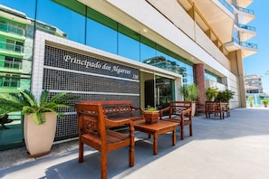 Apartamento Deluxe, 3 habitaciones, Aire acondicionado | Restaurante al aire libre