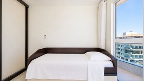 Deluxe Apartment, 3 Bedrooms, Air conditioning | 3 bedrooms, blackout curtains, iron/ironing board, free WiFi - Cf02 Cobertura 200m da Praia das Dunas (Cabo Frio)