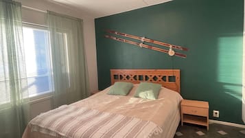 5 bedrooms, iron/ironing board, WiFi