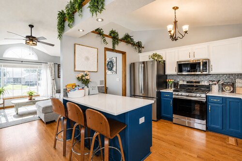 Prairie Peace - Family & Pet-Friendly Home on Quiet Cul-De-Sac w/ Games & Toys