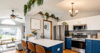 Prairie Peace - Family & Pet-Friendly Home on Quiet Cul-De-Sac w/ Games & Toys