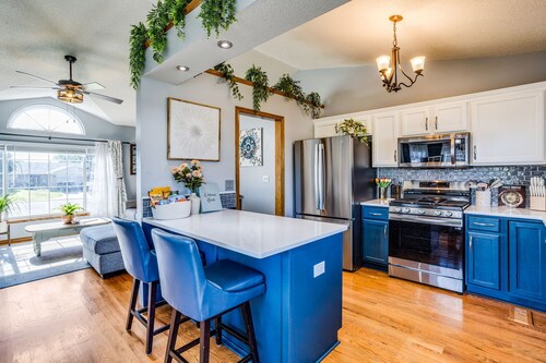 Prairie Peace - Family & Pet-Friendly Home on Quiet Cul-De-Sac w/ Games & Toys