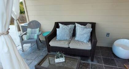 Modern Upbeat Home Minutes from Downtown and North Central Austin