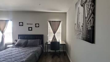 4 makuuhuonetta, silitysrauta/-lauta, Wi-Fi, vuodevaatteet