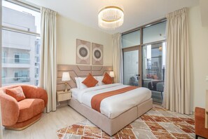 2 bedrooms, desk, iron/ironing board, WiFi