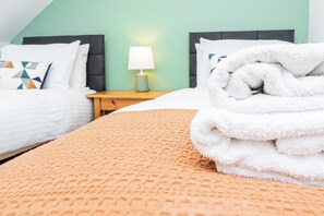 4 bedrooms, iron/ironing board, free WiFi, bed sheets