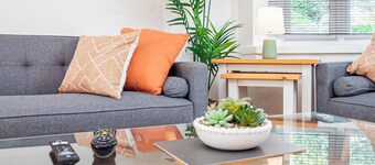 4-Bed Retreat, Spacious Oasis with Modern Comfort