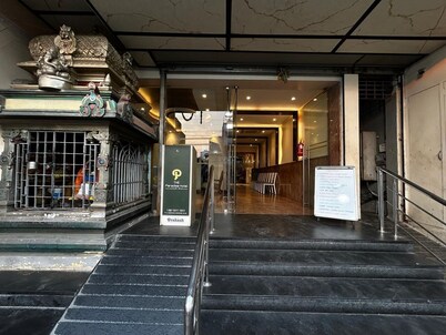 The Paradise Hotel - Luxury Stay