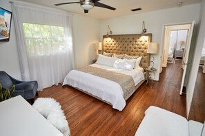 House | 5 bilik tidur, meja 