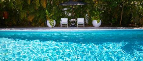 House | 3 bedrooms, desk