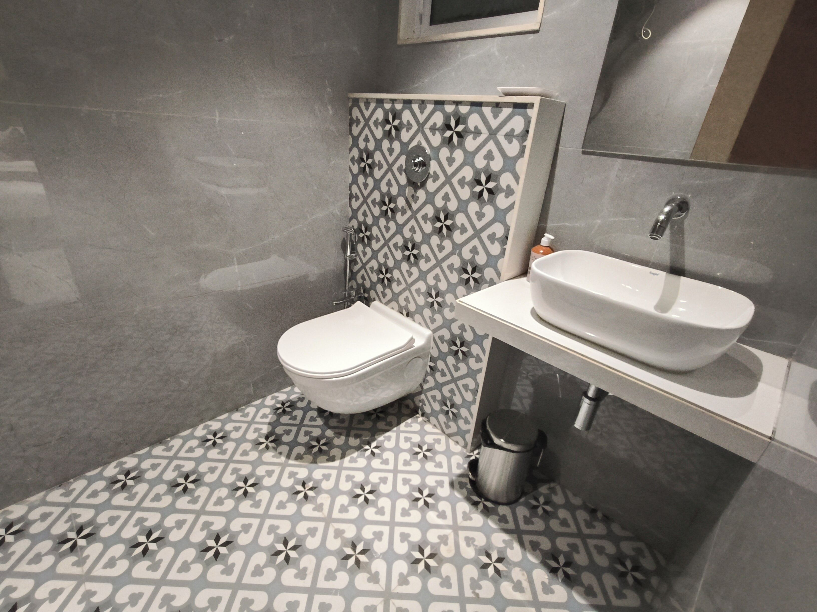 Quarto casal luxo | Banheiro | Chuveiro, produtos de toalete grátis, toalhas de banho, sabonete