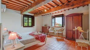 4 camere, ferro/asse da stiro, Wi-Fi gratuito, lenzuola