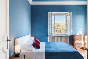 5 habitaciones, tabla de planchar con plancha y wifi gratis 