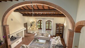 Mesa de pingue-pongue, aparelho de som