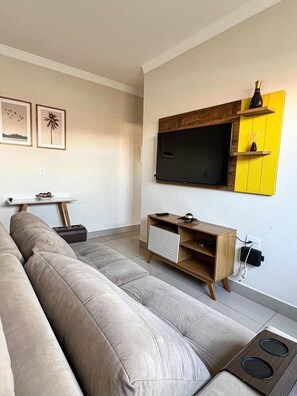 Apartment | Living area | Flat-screen TV