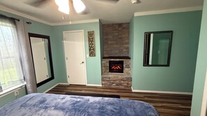 3 soverom, skrivebord, strykejern/-brett og wi-fi