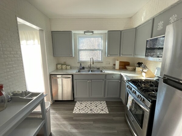 Microwave, oven, stovetop, dishwasher