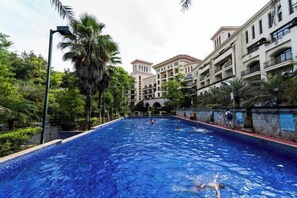 Outdoor pool - Fugang International Hotel (Pingyuan)