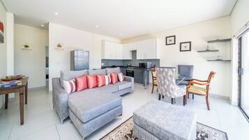 Apartment, 2 Bedrooms | Living area