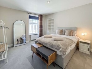 3 bedrooms, free WiFi, bed sheets