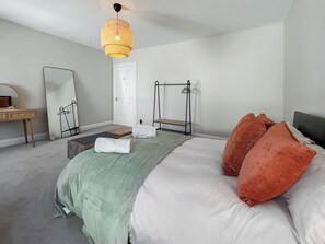 3 quartos, Wi-Fi de cortesia, roupa de cama