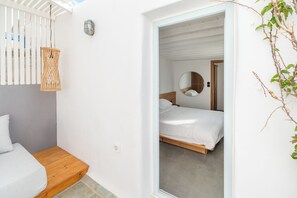 1 habitación, tabla de planchar con plancha, cuna de viaje y wifi