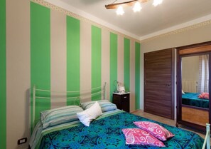 1 bedroom, desk, iron/ironing board, free WiFi