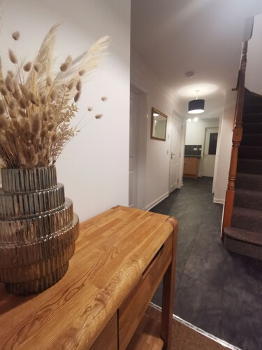 Charming 4 bed retreat- can sleep up to 10/12