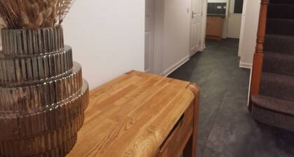 Charming 4 bed retreat- can sleep up to 10/12