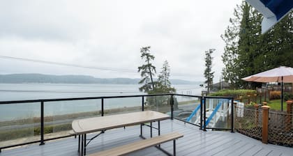 Waterfront Bliss on Coastal Hood Canal