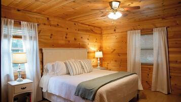 3 bedrooms, iron/ironing board, travel crib, free WiFi