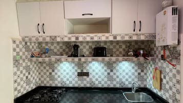 Placa de cocina, cafetera/tetera, tetera/pava eléctrica, licuadora