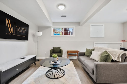 Olive & Onyx | Fire Pit | Pet-Friendly | Central