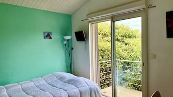 3 slaapkamers, een strijkplank/strijkijzer, wifi, beddengoed