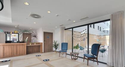 Livensa Living Salamanca - Albergue Juvenil