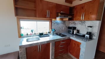 Micro-ondas, fogão, cooktop, cafeteira/chaleira