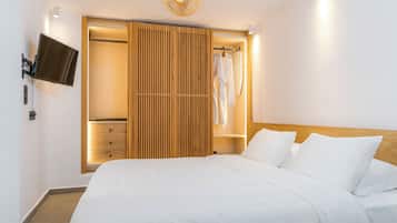 1 bedroom, iron/ironing board, travel crib, WiFi