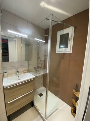 Hair dryer, towels, toilet paper