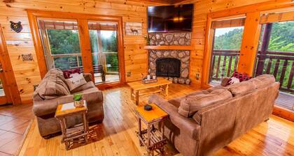 HtdPool, Arcades, Jacuzzi, ClosetoAction, Kingbeds Sleeps up to 14 guests