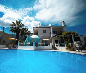 Front of property - Aegli Hotel Studios (Thasos)