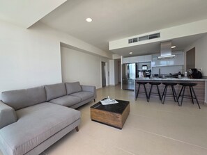 Smart TV - Marea Puerto Cancun, luxury+comfort+the best view (Cancún)