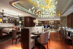 Dining - Haiyan Hotel (Haiyan)
