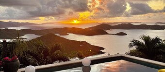 Lunazul Villa, 2BR/2.5BA, Sweeping Ocean views, Solar/Starlink, Heated Pool