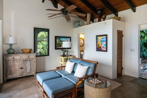 Smart TV - Panoramic Ocean Views, Heated Pool, Off Grid, Lunazul Villa (Coral Bay)