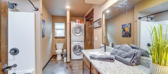 Hunt, Fish & Enjoy the Outdoors: Rural Atoka Home